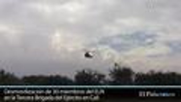 Video: Santos recibe personalmente a 30 guerrilleros del ELN desmovilizados