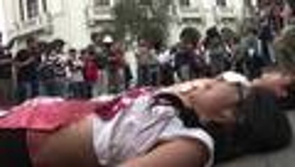 En video: protesta de mujeres contra Keiko Fujimori en Perú