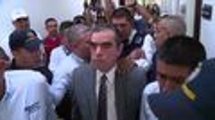 director (e) del HUV logró salir de su oficina tras cerco de manifestantes