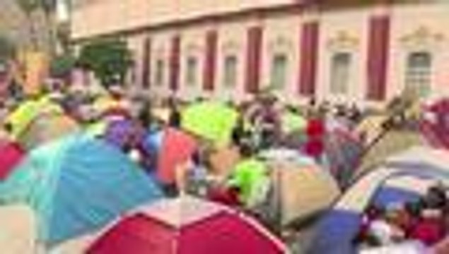 Chavistas acampan en Caracas en respaldo a Maduro