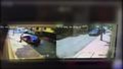 En video: ladrones en bicicleta roban arma de policía antinarcóticos en Cali
