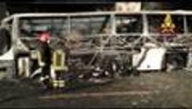 En video: Al menos 16 muertos en un accidente de autobús con jóvenes en Italia