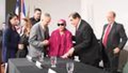 Alicia Alonso recibi√≥ doctorado Honoris Causa por "bailar y hacer bailar"