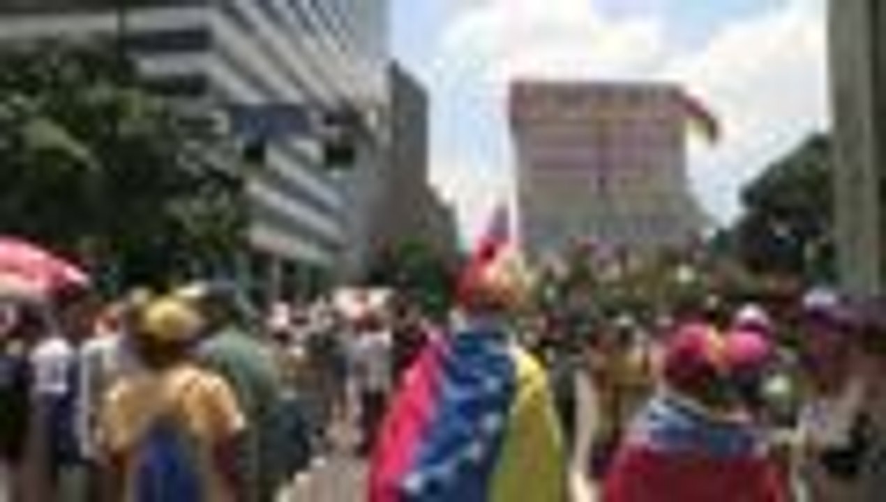Chavismo y oposición vuelven a la calle para reivindicar sus ideales