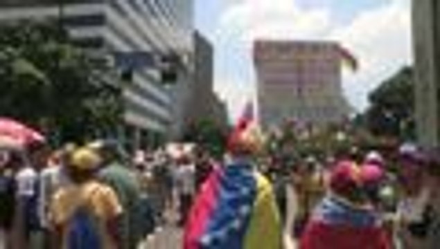 Chavismo y oposición vuelven a la calle para reivindicar sus ideales