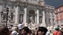 Así controlarán el flujo de turistas que visita la Fontana di Trevi en Roma