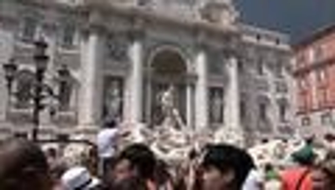 Así controlarán el flujo de turistas que visita la Fontana di Trevi en Roma