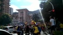 Avenida sexta en Cali celebra el triunfo de Colombia