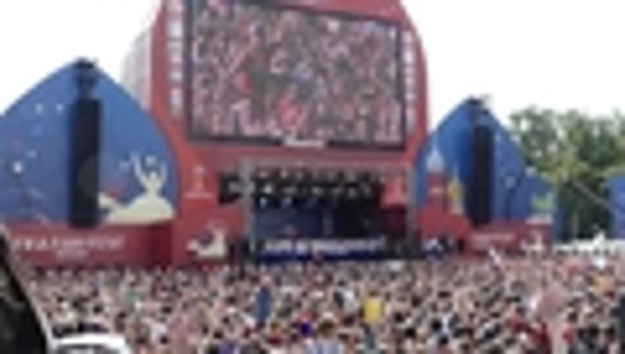 Decenas de miles de personas homenajean a selección rusa pese a eliminación del Mundial