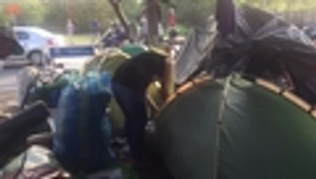 Video: Evacúan a venezolanos en zonas aledañas al terminal de transporte de Cali