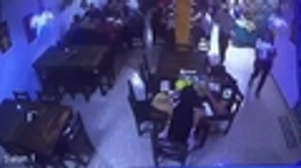 Nuevo video de mujer robando en restaurantes de Cali