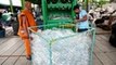 Con botellas plásticas fabrican prendas para los monjes tailandeses