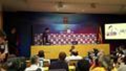 Al fin es presentado oficialmente Luis Suárez con el Barsa