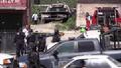 En video: acribillan con 100 disparos a comandante de Policía en México