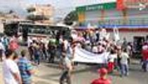 En video: protesta de habitantes de la Comuna 1 por cambio de rutas de buses