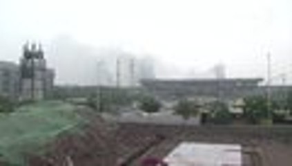 Video: sigue lucha contra incendio en China y crece temor por contaminación química
