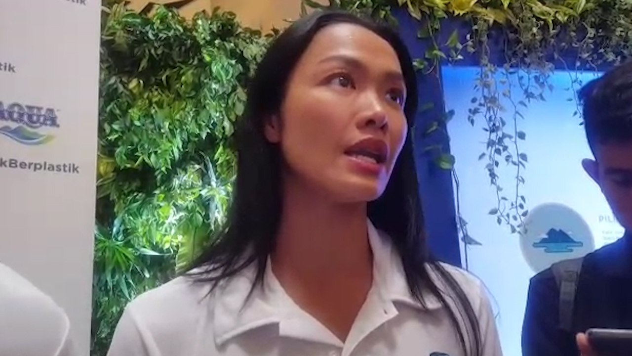 Kelly Tandiono Rela Bawa Karung dan Selalu Punguti Sampah Setiap Traveling
