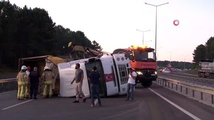 Hasdal havalimanı yolunda hafriyat kamyonunu devrildi