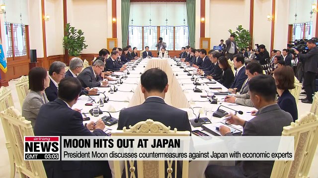 President Moon discusses countermeasures against Japan with economic experts