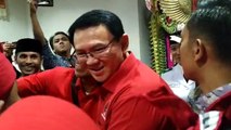 Ahok Tiba di Lokasi Kongres V PDIP, Peserta Antusias Ajak Selfie