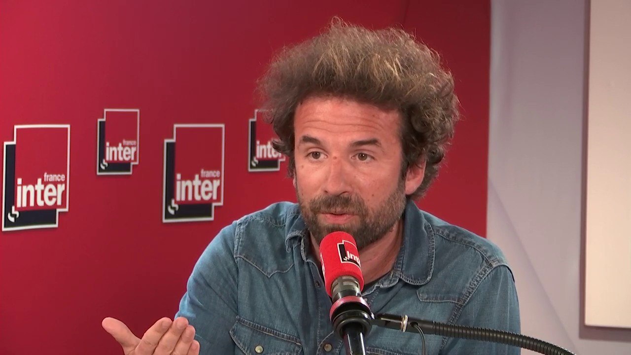 Le réalisateur et militant Cyril Dion sur la décroissance : "Aucun exemple ne montre qu’on peut continuer à avoir de la croissance sans destruction significative des ressources naturelles"