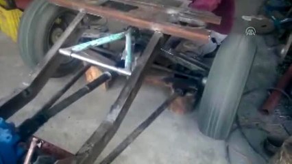 Köyde kullanmak için kendi tarım aracını yaptı