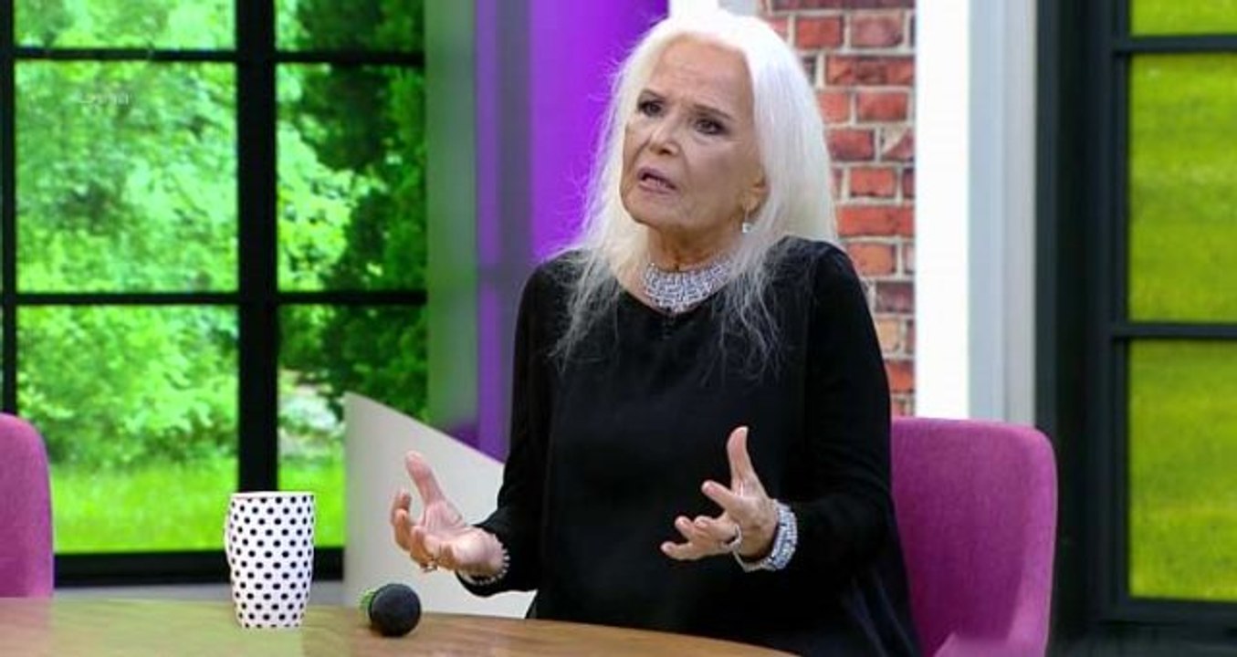 Usta sanatçı Gönül Yazar'dan aşk itirafı: 1 aydır hayatımda biri var