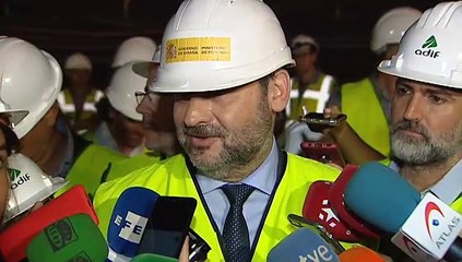 Ábalos afirma que "la debilidad de liderazgo en los otros partidos" justifica el bloqueo