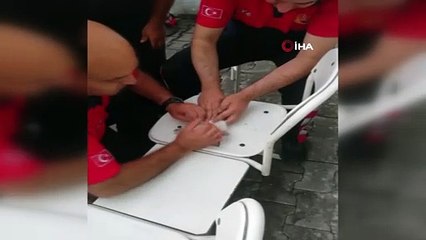 Kalbi duran kediyi, itfaiye erinin müdahalesi kurtaramadı