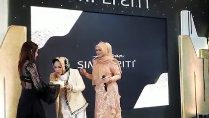 Diberi Surprise Ulang Tahun oleh Siti Nurhaliza, Hetty Koes Endang Terharu