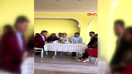 Nikah anında çıkan sesler depremin şiddetini ortaya koyuyor