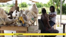 Ghana : un sculpteur commémore l'esclavage des Noirs