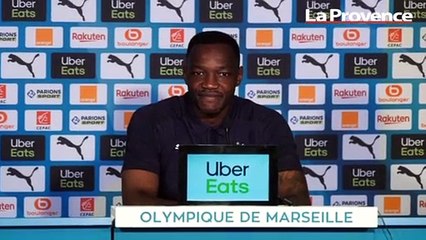 OM - Mandanda : "C'est un honneur d'avoir le droit à une petite chanson au Vélodrome"