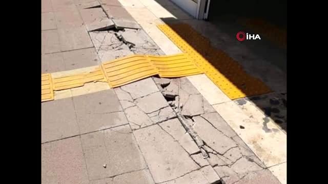 Denizli'deki depremin yıkıcı etkileri fotoğraflarla gözler önüne serildi