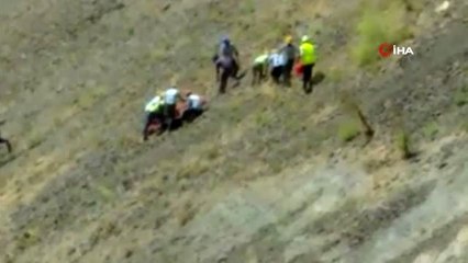 Sarıkamış'ta ayının saldırdığı genç kayalıktan düştü