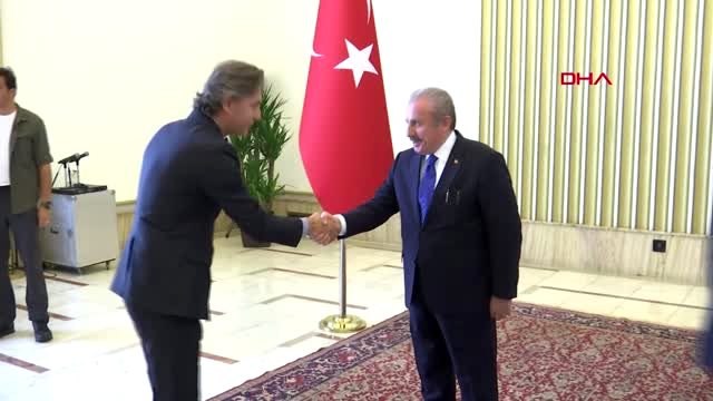 TBMM Başkanı Şentop, Tören Salonu'nda Meclis personeliyle bayramlaştı.