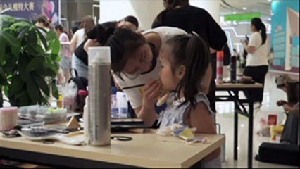 Polémica en China por modelos de cuatro años