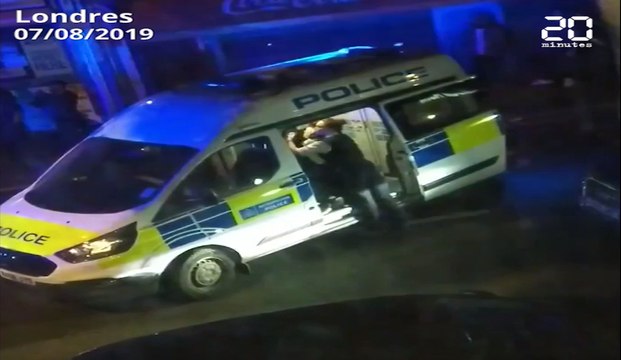 Londres: Un policier gravement blessé par un homme armé d'une machette