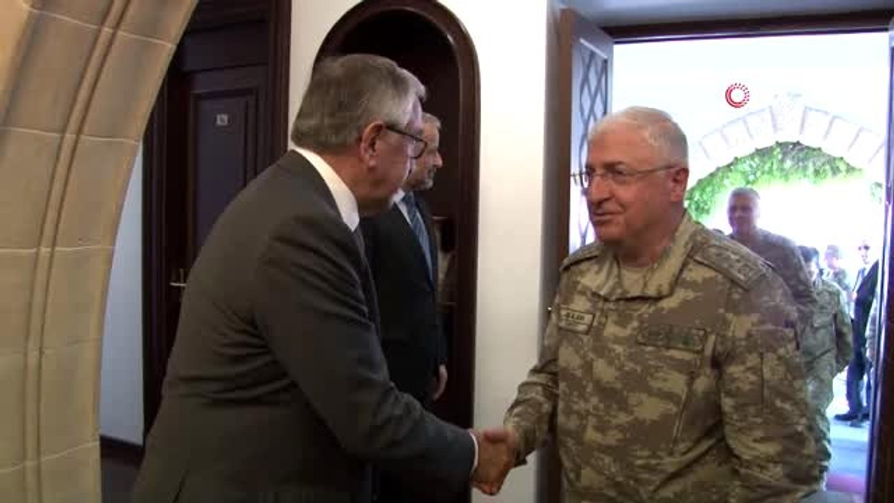 - Milli Savunma Bakanı Akar: "Kıbrıs bizim için çok önemli, hayati bir konu"- Milli Savunma Bakanı...