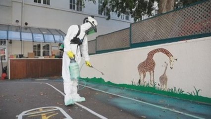 Descontaminan colegios en París afectados por el incendio de Notre Dame