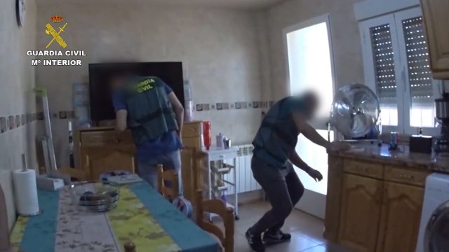 Detenidos dos sofisticados estafadores por subastas falsas