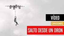 [CH] Primer salto en paracaídas desde un dron