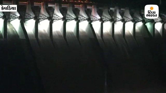 નર્મદા ડેમ પહેલીવાર 131 મીટરની જળસપાટીએ, ડેમના 25 દરવાજા 0.92 સેમી સુધી ખોલવામાં આવ્યા