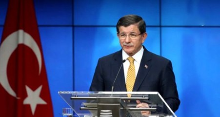 Parti kuracağı konuşulan Ahmet Davutoğlu'nun dünürü görevinden istifa etti