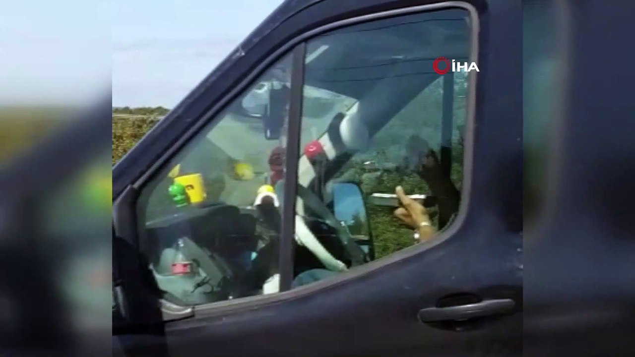 Sürücünün direksiyon başında yemek yediği anlar kamerada