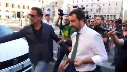 Salvini da por rota la coalición con el Movimiento 5 Estrellas y pide elecciones