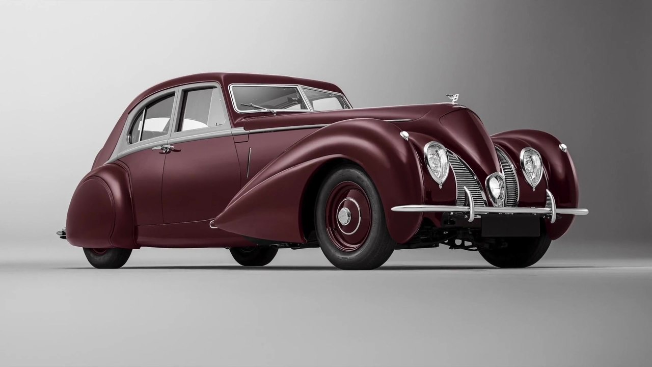 الحلقة المفقودة - قسم Mulliner يعيد تصنيع طراز 1939 من سيارة BENTLEY CORNICHE الأسطورية من جديد