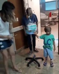 Kanser hastası minik çocuğa doktorundan 'Batman' sürprizi