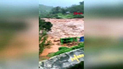 Hindistan'da sel ve toprak kaymalarında 22 kişi hayatını kaybetti