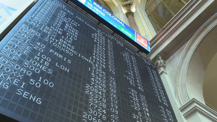 El Ibex 35 pierde los 8.800 puntos, pendiente de la inestabilidad del gobierno en Italia